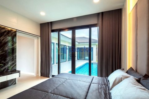 House in Pattaya, Thailand 3 bedrooms № 199591 - photo 19