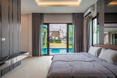 House in Pattaya, Thailand 3 bedrooms № 199591 - photo 17