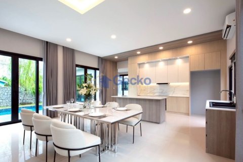 House in Pattaya, Thailand 3 bedrooms № 199591 - photo 7