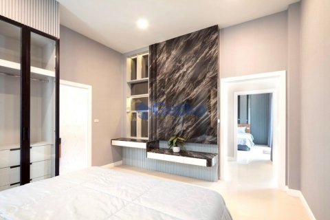 House in Pattaya, Thailand 3 bedrooms № 199591 - photo 15