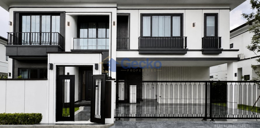 House in Pattaya, Thailand 4 bedrooms № 199596