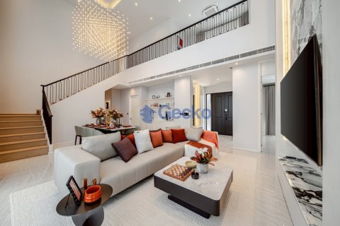 House in Pattaya, Thailand 4 bedrooms № 199596 - photo 3