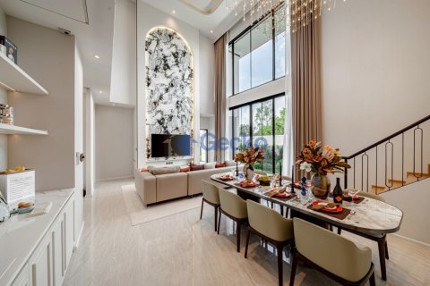 House in Pattaya, Thailand 4 bedrooms № 199596 - photo 2