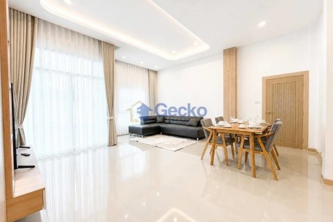 House in Pattaya, Thailand 3 bedrooms № 199592 - photo 3