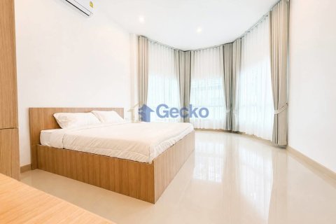House in Pattaya, Thailand 3 bedrooms № 199592 - photo 7