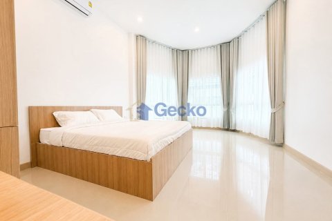 House in Pattaya, Thailand 3 bedrooms № 199592 - photo 5