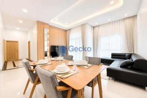 House in Pattaya, Thailand 3 bedrooms № 199592 - photo 2