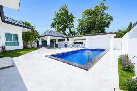 House in Pattaya, Thailand 3 bedrooms № 199592 - photo 14