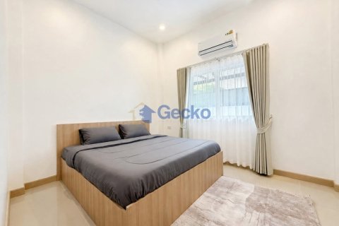 House in Pattaya, Thailand 3 bedrooms № 199592 - photo 8