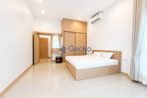House in Pattaya, Thailand 3 bedrooms № 199592 - photo 4