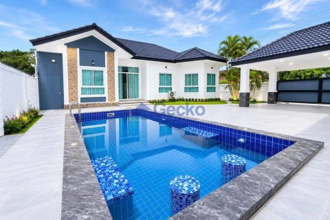 House in Pattaya, Thailand 3 bedrooms № 199592 - photo 13