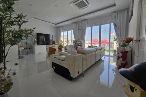 Villa in Cha-am, Thailand 2 bedrooms № 119396 - photo 4