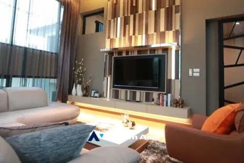 House in Din Daeng, Bangkok, Thailand 5 bedrooms № 216915