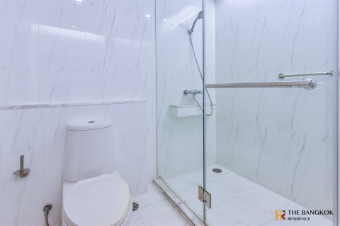 Condo in Bangkok, Thailand, 2 bedrooms № 184331 - photo 4