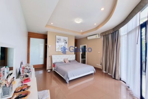 House in Pattaya, Thailand 3 bedrooms № 196816 - photo 9