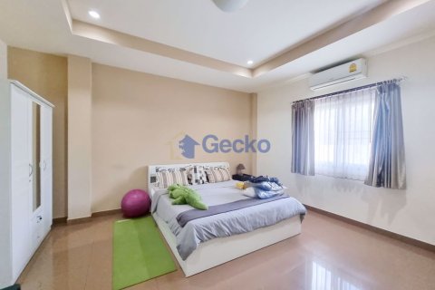 House in Pattaya, Thailand 3 bedrooms № 196816 - photo 18
