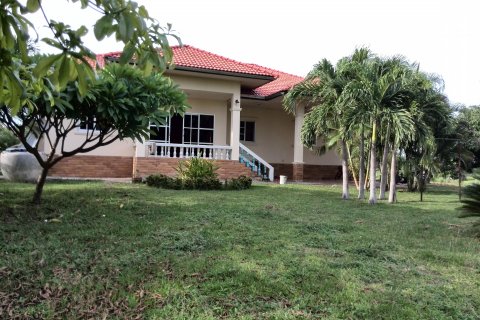 Villa à Khon Kaen, Thaïlande 4 chambres № 160396 - photo 4