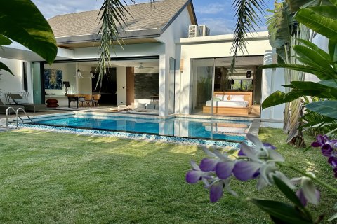 Villa in Phuket, Thailand 2 bedrooms № 160392 - photo 2