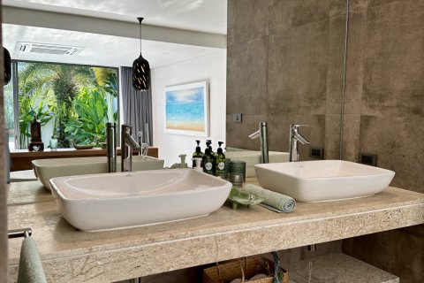 Villa in Phuket, Thailand 2 bedrooms № 160392 - photo 19