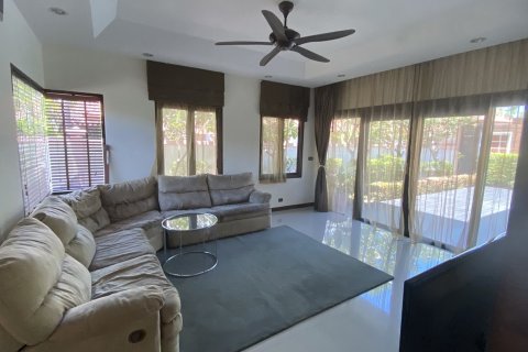 Villa in Pattaya, Thailand 3 bedrooms № 162118 - photo 16