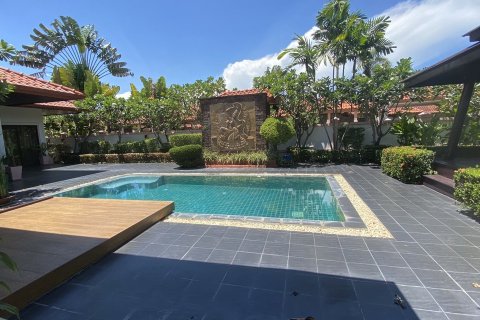 Villa in Pattaya, Thailand 3 bedrooms № 162118 - photo 12