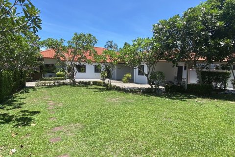 Villa in Pattaya, Thailand 3 bedrooms № 162118 - photo 9