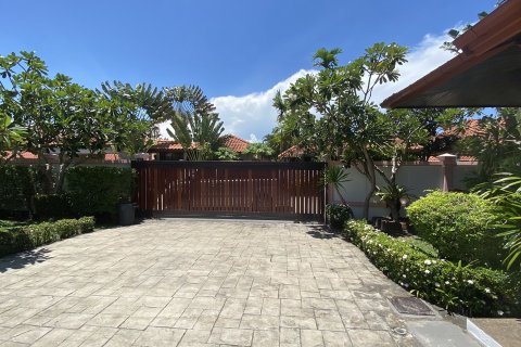 Villa in Pattaya, Thailand 3 bedrooms № 162118 - photo 7
