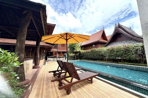 House in Phuket, Thailand 4 bedrooms № 162120