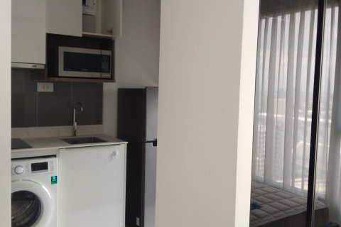 Studio in the Condo in Huai Khwang, Bangkok, Thailand  № 173810 - photo 7