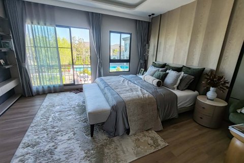 House in Samut Prakan, Thailand 4 bedrooms № 173806 - photo 11