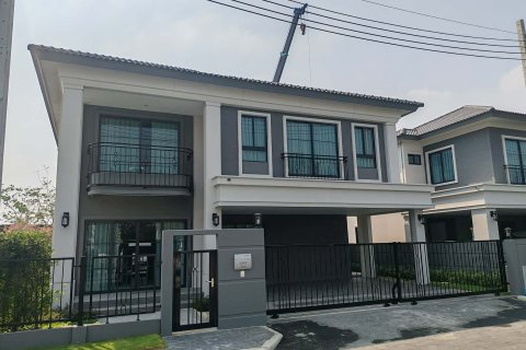 Maison à Samut Prakan, Thaïlande 4 chambres № 173806