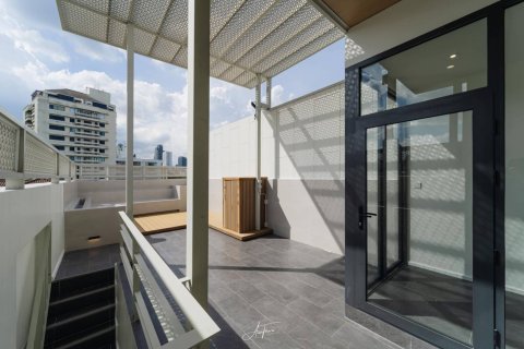 House in Bangkok, Thailand 3 bedrooms № 180697 - photo 29