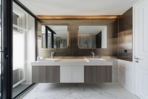 House in Bangkok, Thailand 3 bedrooms № 180697 - photo 23