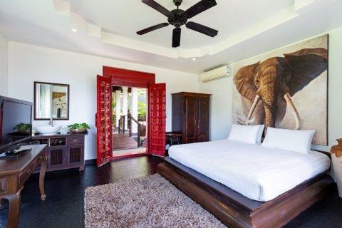 House in Phuket, Thailand 8 bedrooms № 180700 - photo 21