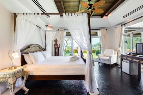 House in Phuket, Thailand 8 bedrooms № 180700 - photo 23
