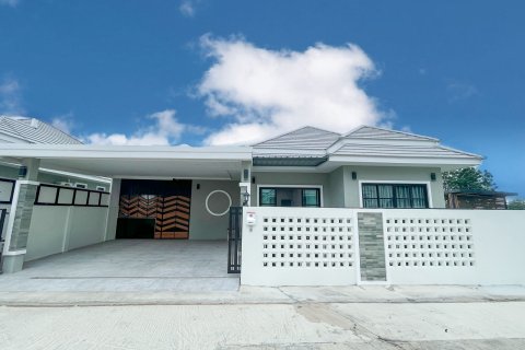 House in Hua Hin, Thailand 3 bedrooms № 141313 - photo 1