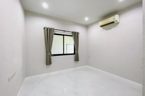 House in Hua Hin, Thailand 3 bedrooms № 141313 - photo 14