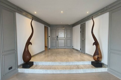 Condo à Khlong San, Bangkok, Thaïlande, 3 chambres  № 141311 - photo 1