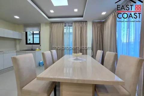 Casa de 3 dormitorios en Pattaya, Tailandia № 213060 - foto 15