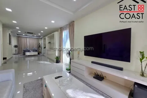 Casa de 3 dormitorios en Pattaya, Tailandia № 213060 - foto 11