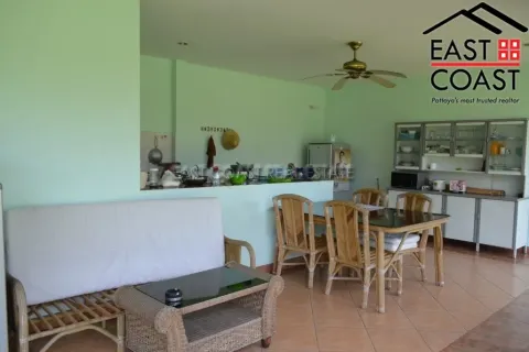 Casa de 4 dormitorios en Pattaya, Tailandia № 213062 - foto 9