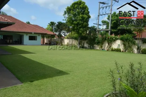 Casa de 4 dormitorios en Pattaya, Tailandia № 213062 - foto 8