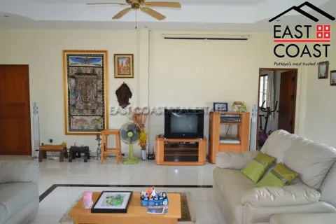 Casa de 4 dormitorios en Pattaya, Tailandia № 213062 - foto 19