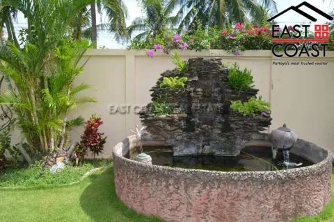 Casa de 4 dormitorios en Pattaya, Tailandia № 213062 - foto 7