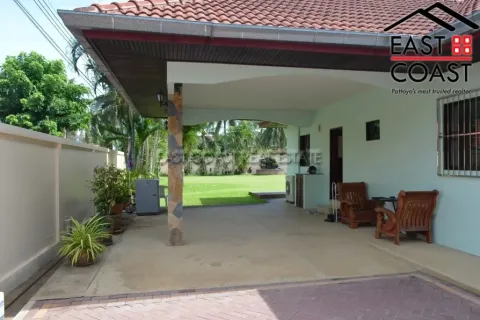 Casa de 4 dormitorios en Pattaya, Tailandia № 213062 - foto 4