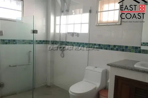 Casa de 6 dormitorios en Jomtien Beach, Pattaya, Tailandia № 213065 - foto 12