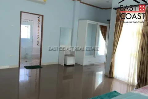 Casa de 6 dormitorios en Jomtien Beach, Pattaya, Tailandia № 213065 - foto 11