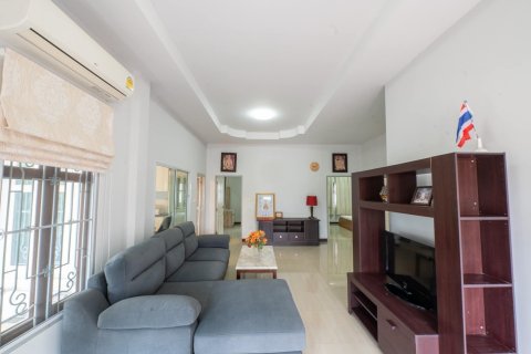 Дом в Хуа Хине, Таиланд с 3 спальнями  № 146017 - фото 1