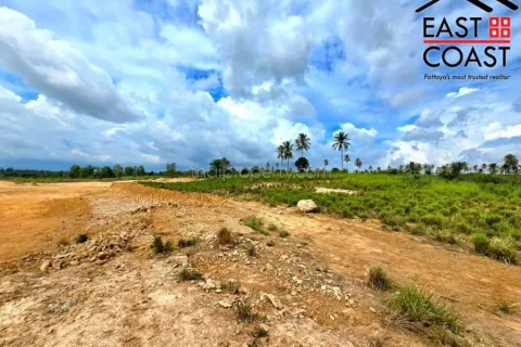 Terreno en Pattaya, Tailandia № 213355 - foto 12