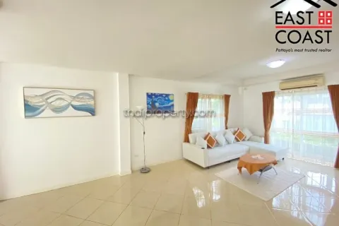 Casa de 3 dormitorios en Pattaya, Tailandia № 213360 - foto 11